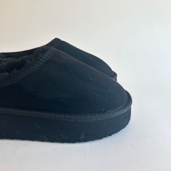 New Shoe Dazzle Black Suede Faux Fur Lining Slippers size 7 - Picture 11 of 11